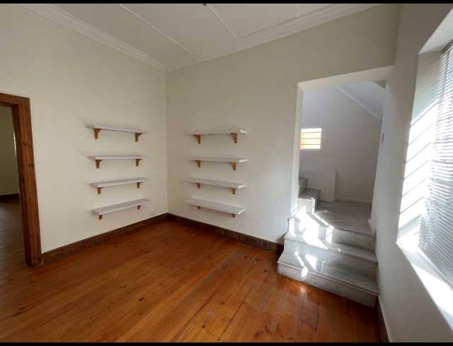 433M² BUILDING TO LET IN VREDEHOEK